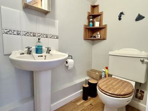 Separate W.C.- click for photo gallery